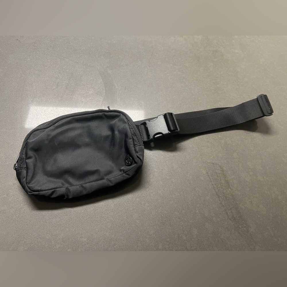 Everywhere Belt Bag 1L